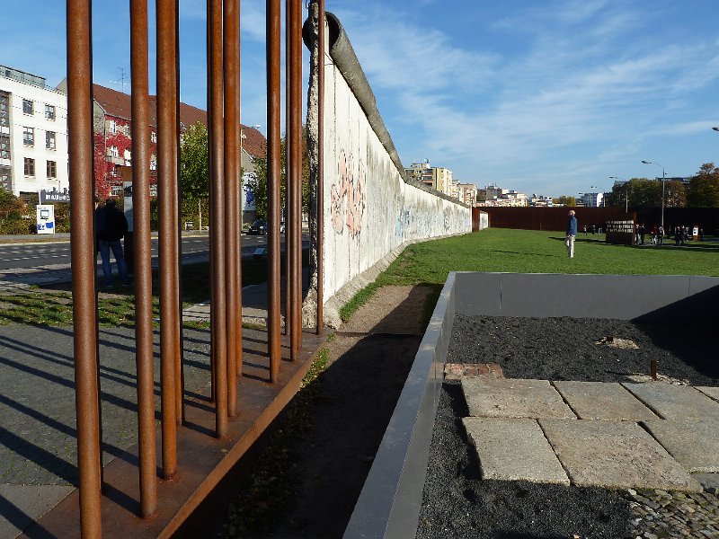 P1080850.JPG - Bernauer Strasse, Berlin Wall Memorial