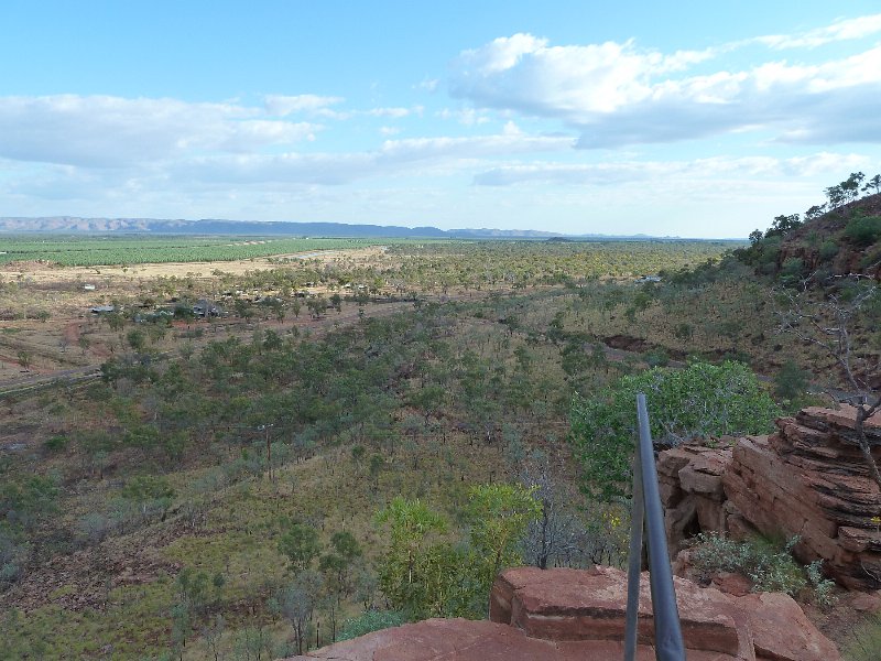 P1050494.JPG - Kununurra from lookout