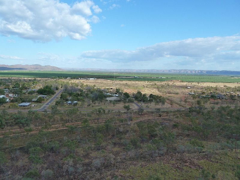 P1050495.JPG - Kununurra from lookout