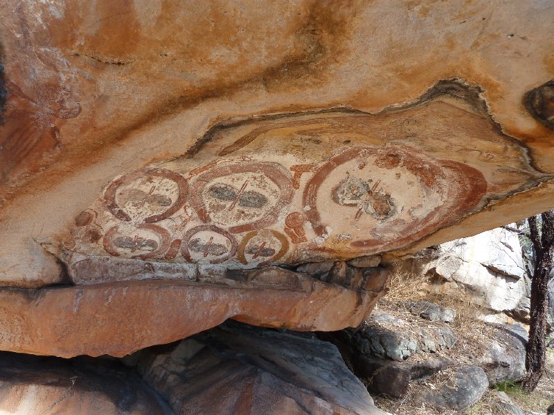 P1040674.JPG - Aboriginal rock art site