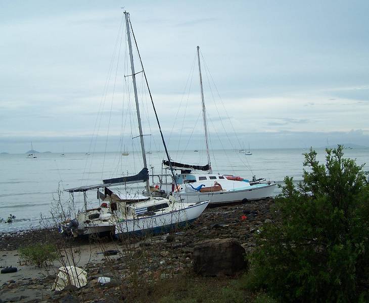 100_1224.jpg - Airlie Beach - damaged boats