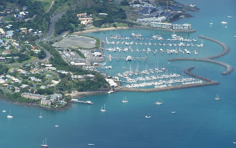 100_1438.jpg - Airlie Beach, with existing marina