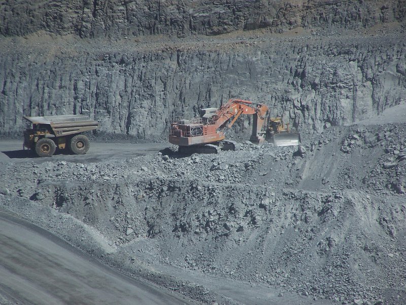 100_0823.JPG - Mt Isa mine