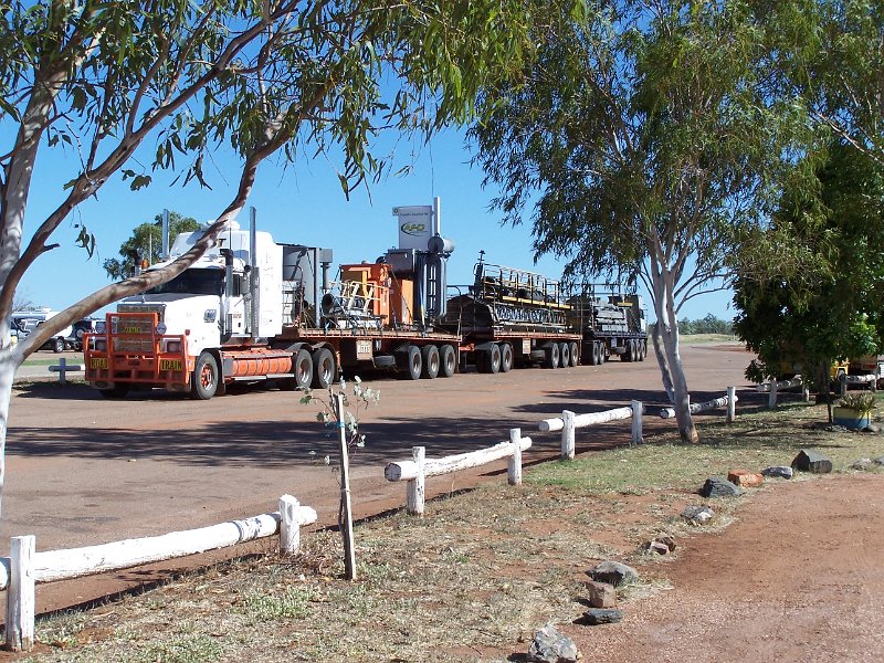 100_1034.JPG - Road trains