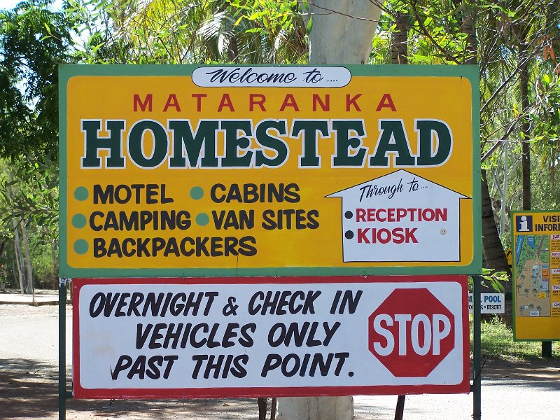 100_1173.JPG - Mataranka Homestead