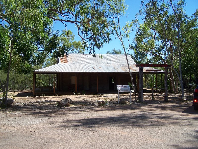 100_1212.JPG - Mataranka Homestead