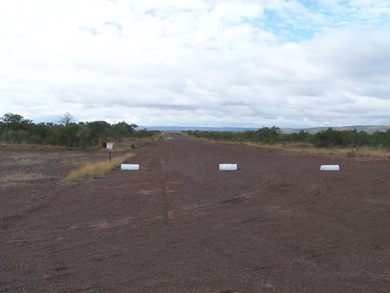 100_1912.JPG - El Questro airstrip