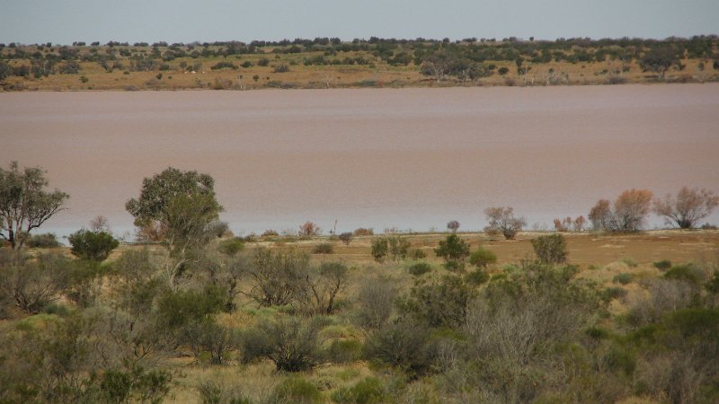 img_1169.jpg - Green Lake 100 km S of Tibooburra, along Silver City Highway, NSW