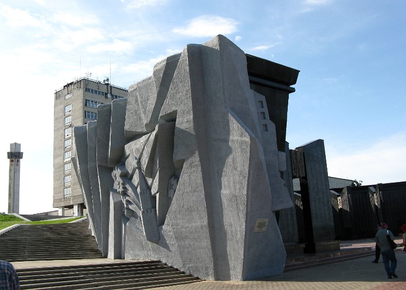 img_2111.jpg - Khabarovsk - war memorial