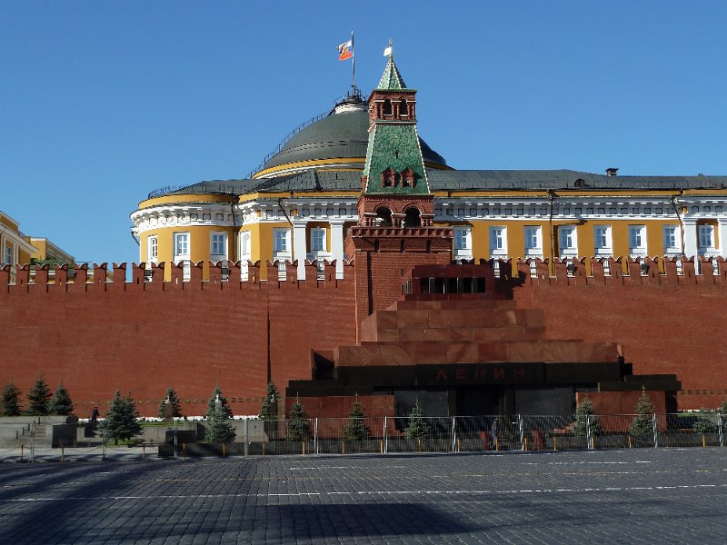 P1000117.JPG - Kremlin wall