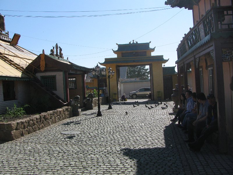 img_3235.jpg - Ulaanbaatar: Gandan Buddhist Monastery