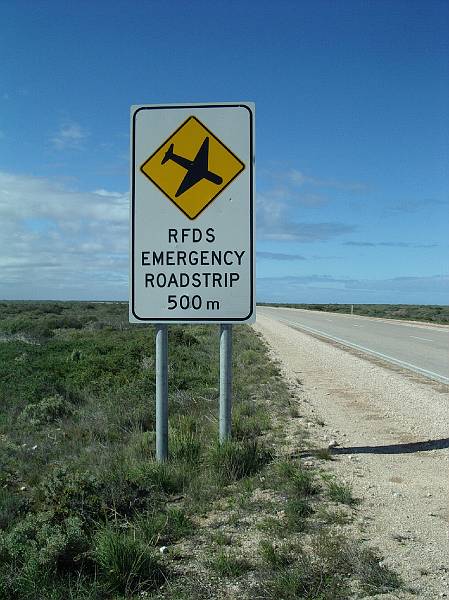 imgp4935.jpg - Nullarbor Plain