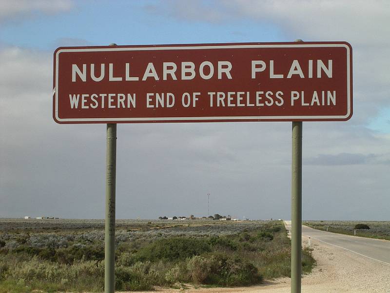 imgp4941.jpg - Nullarbor Plain sign