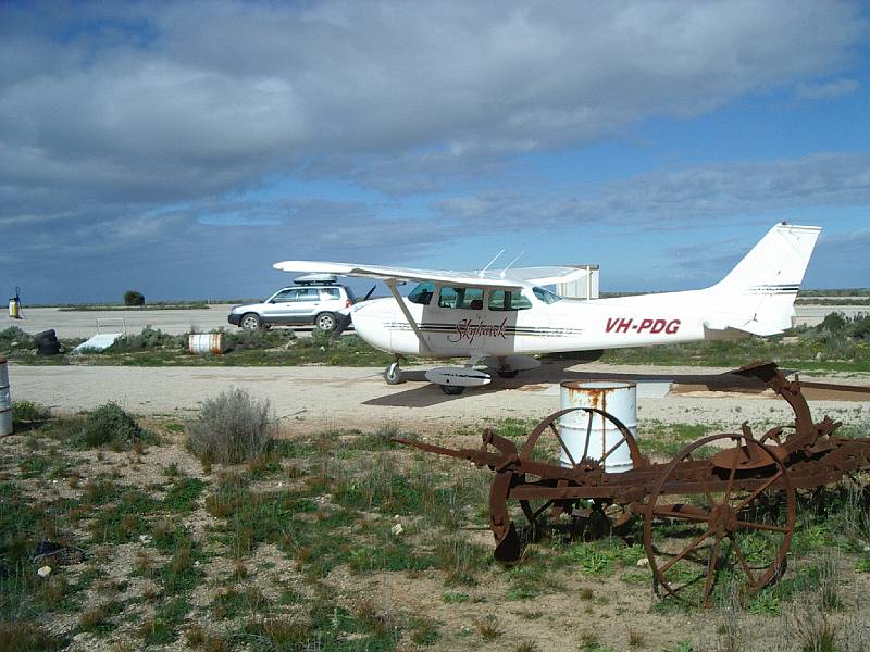 imgp4946.jpg - Nullarbor Roadhouse