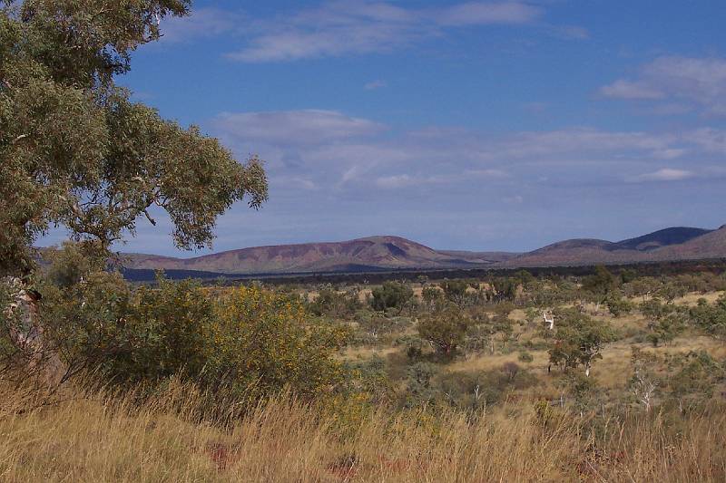 100_1088.jpg - Karijini NP -- on to another lookout