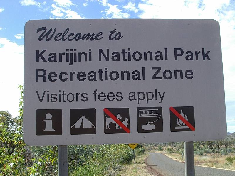 imgp3576.jpg - Karijini National Park sign