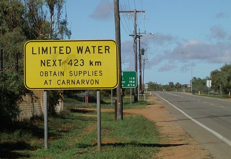 imgp4138.jpg - Limited Water sign, Carnarvon