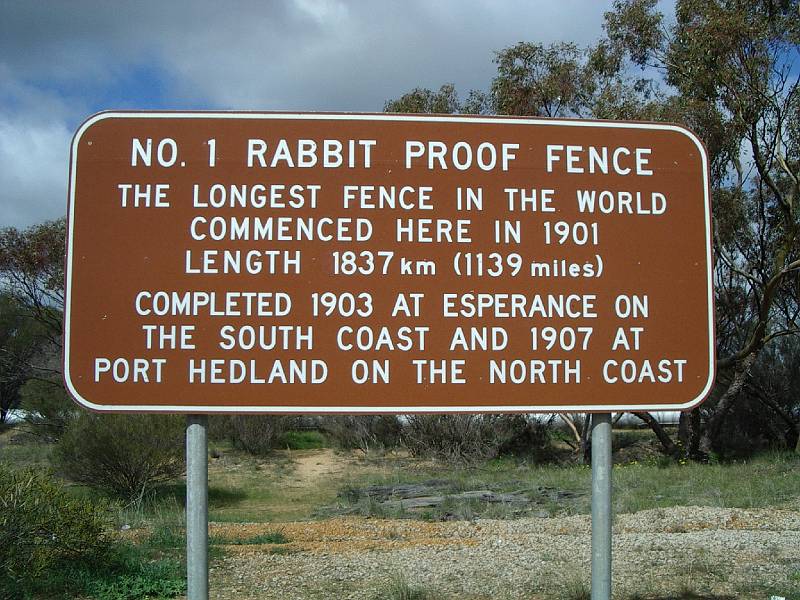 imgp4706.jpg - Rabbit Proof Fence sign