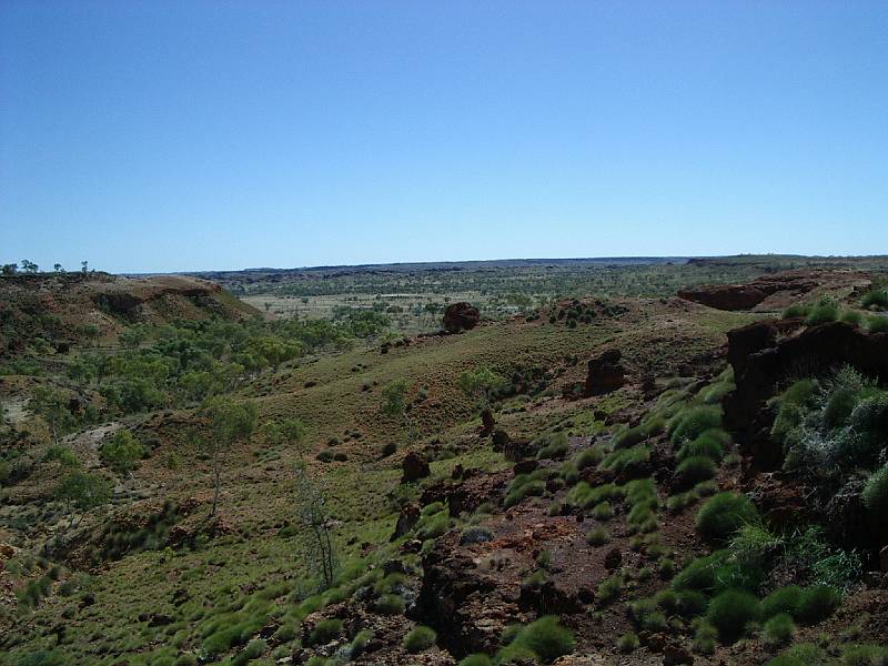 imgp2874.jpg - Ngumban Cliff rest area