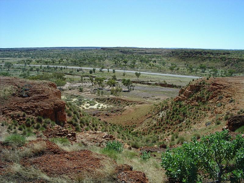 imgp2878.jpg - Ngumban Cliff rest area