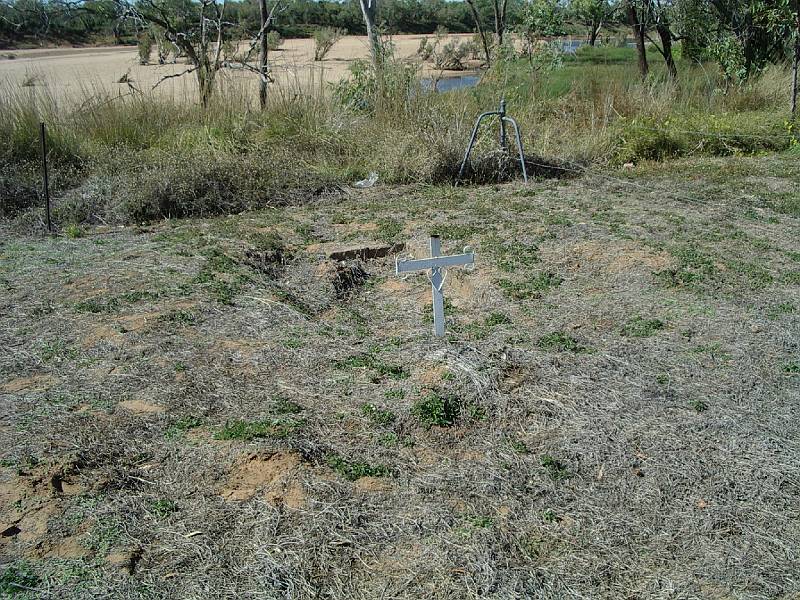 imgp3047.jpg - Old pioneer cemetery