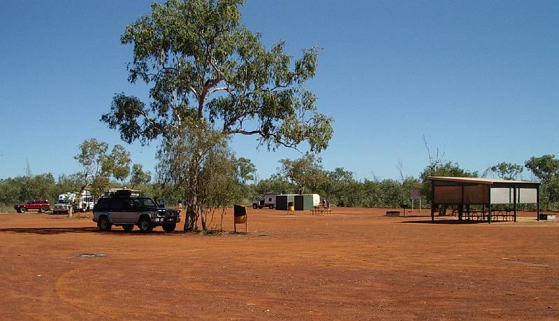 imgp3125.jpg - Rest area on road from Derby to Broome