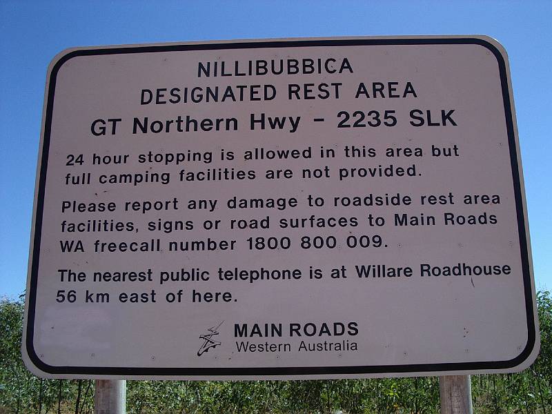 imgp3126.jpg - Rest area on road from Derby to Broome