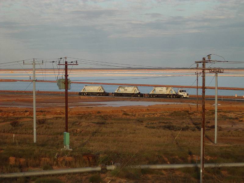 imgp3731.jpg - Salt evaporation ponds and train