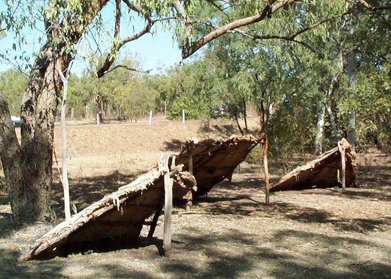 dcp_1259.jpg - Elsey NP, Mataranka, NT, Aboriginal shelters