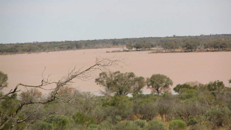 img_1180.jpg - Green Lake 100 km S of Tibooburra, along Silver City Highway, NSW