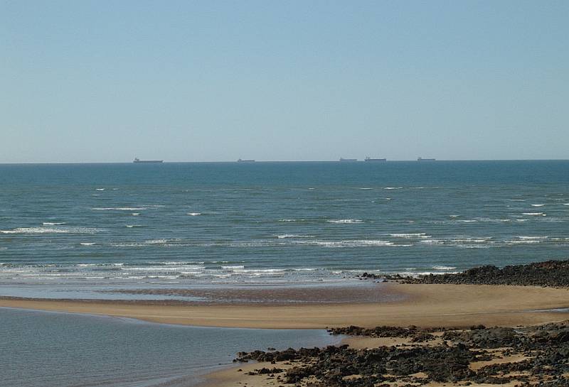 imgp3802.jpg - Cossack - view to sea, with freighters awaiting entry to Karratha