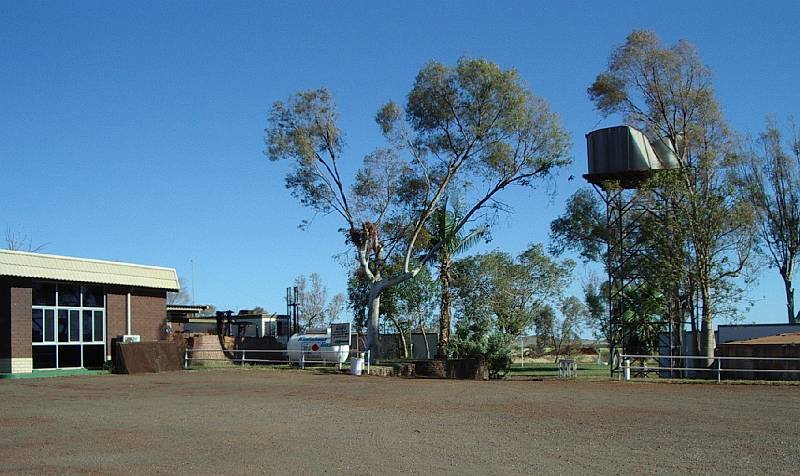 imgp3900.jpg - Nanutarra roadhouse - note cyclone-damaged water tower on right