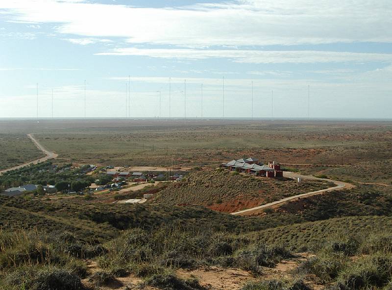 imgp3956.jpg - View from Vlaming Head lighthouse with antenna farm in background