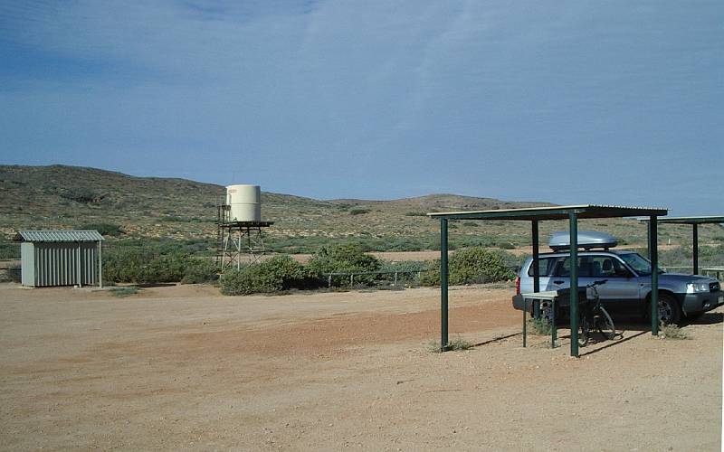 imgp3959.jpg - Carpark at turtle Rookery