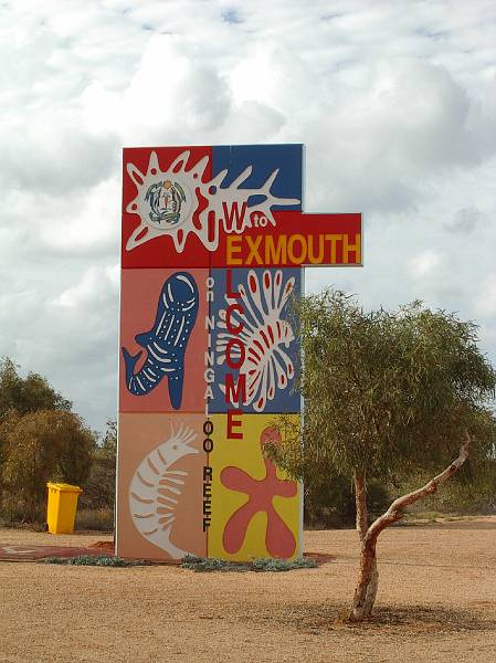 imgp4096.jpg - Welcome to Exmouth sign