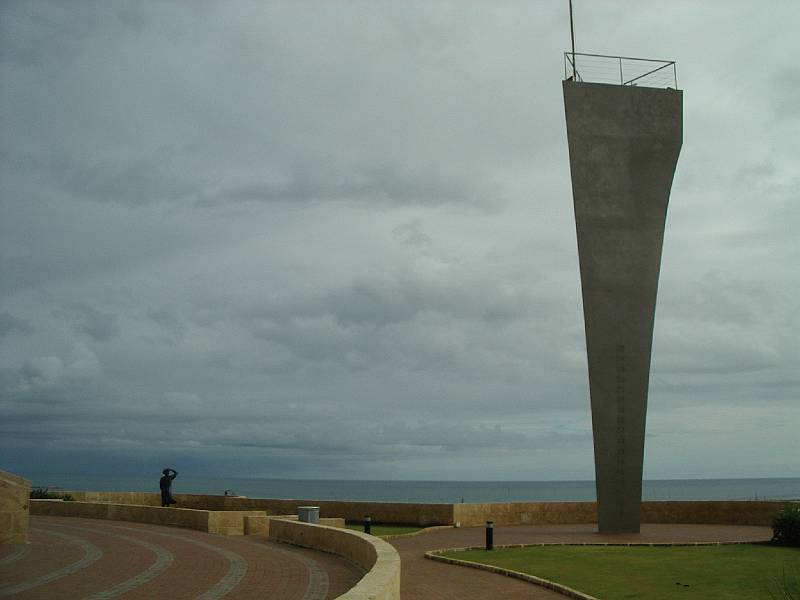 imgp4620.jpg - Geraldton - HMAS Sydney memorial