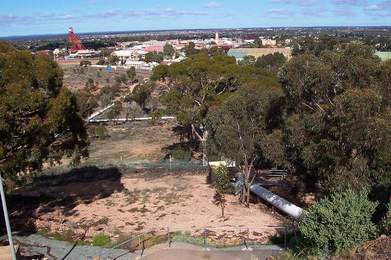 100_1430.jpg - Terminus of 566 kilometre Golden Pipeline at Kalgoorlie