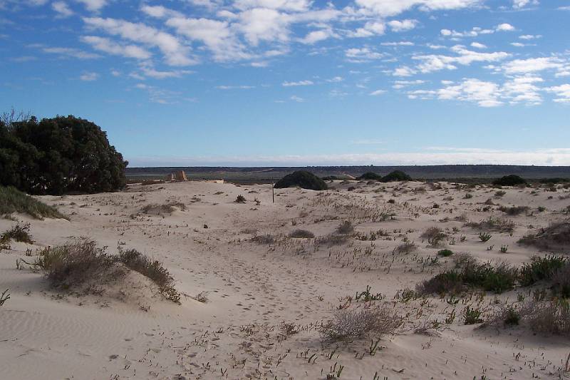 100_1475.jpg - Eucla, abandoned telegraph station