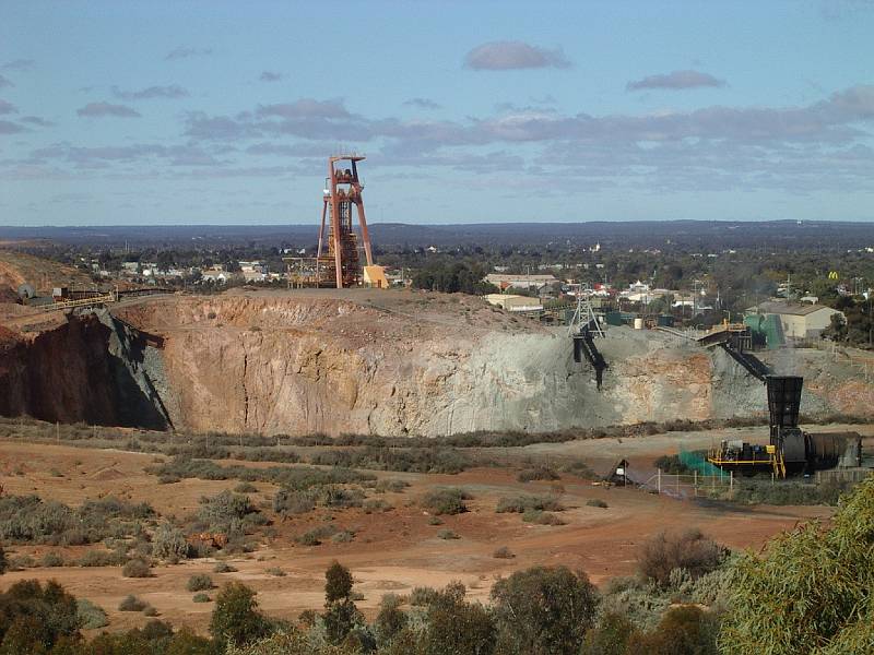 imgp4745.jpg - Super Pit gold mine, Kalgoorlie