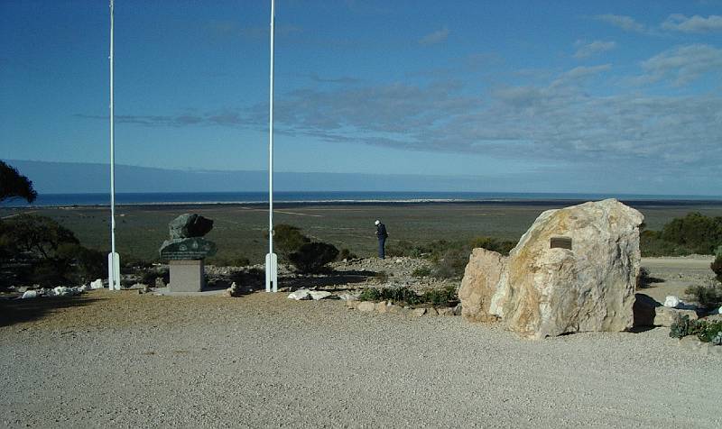 imgp4856.jpg - View toward coast from Eucla Hotel